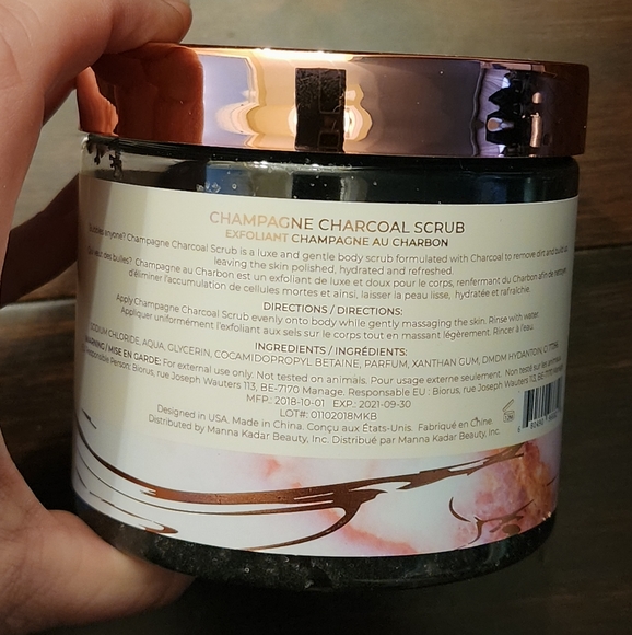 Manna Kadar Champage Charcoal Scrub - Picture 2 of 3